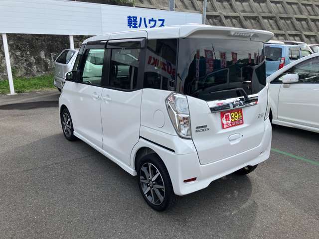 【整備】当店が販売するお車は、全車「法で定められた整備」をしてから納車いたします！ブレーキの分解整備など、お車に安心して乗っていただけるように入念に整備を行っております！