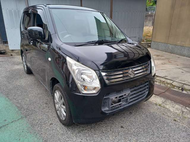 在庫車両は店舗とは別の場所で保管していることもございます。ご来店前にお電話かメールでご連絡を頂けましたらスムーズにご案内ができます。