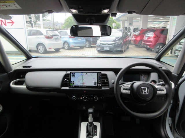 Honda車が初めての方にも扱いやすく分かりやすいインパネ周りと各種スイッチ類です。