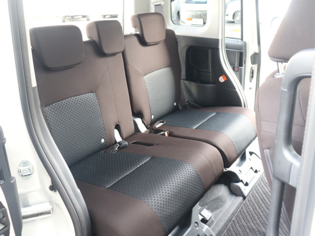 車でご来店の際は「イエローハット浦安店」の駐車場をご利用ください。