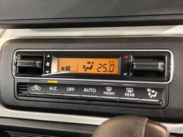 【オートエアコン】一度お好みの温度に設定すれば、車内の温度を検知し風量や温度を自動で調整。暑い…寒い…と何度もスイッチ操作をする必要はありません。快適な車内空間には必須の機能ですね♪