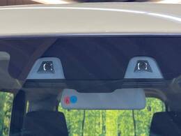 【スズキ　セーフティサポート】走行中に前方の車両等を認識し、衝突しそうな時は警報とブレーキで衝突回避と被害軽減をアシスト。より安全にドライブをお楽しみいただけます。