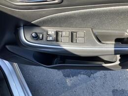 パワーウインドウスイッチです。