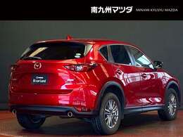 【CX-5】上質感と精悍さを兼ね備え、ワイド感を強調した意匠。オールラウンドな機能美と品格、洗練されたデザイン。
