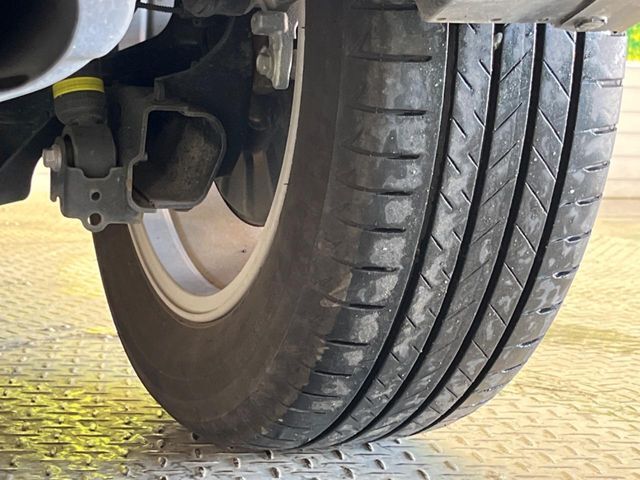 お車を安心してお乗りいただく為には、足回りの定期点検が欠かせません。サービスサポート（有償保証）では無料点検もご提供しており、安心のカーライフをお過ごしいただけるサポート体制が整っています。