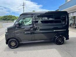 両側電動スライドドアで開閉も静かで楽々♪