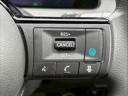 【プロパイロット】運転支援システムが搭載されております。全車速域追従式クルーズコントロールやレーンキープで長距離運転をアシスト。