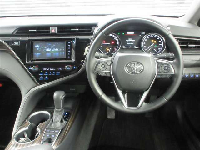 運転席はその車の重要ポイント。ぜひ実際にご乗車ください。お待ちしております。