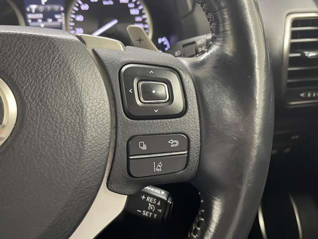 【運転席操作部】快適なドライブを楽しむための機能が装備されています！運転席から触れるので、使いやすいです！除菌プランいれていただくと、さらに清潔で安心していただけます！