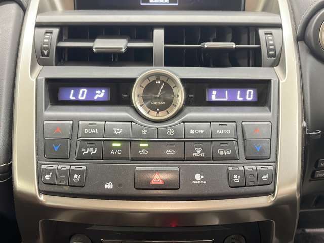 【運転席操作部】快適なドライブを楽しむための機能が装備されています！運転席から触れるので、使いやすいです！除菌プランいれていただくと、さらに清潔で安心していただけます！