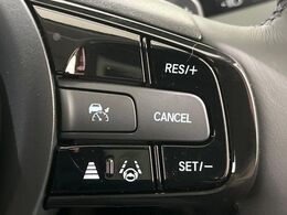 【アダプティブクルーズコントロール】高速道路での長距離走行が楽に！！自動で速度を保つクルーズコントロールが、衝突軽減システムと連携し、前方の車両を感知して車間を保つように速度調節してくれます！！
