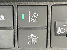 【ホンダセンシング】走行中に前方の車両等を認識し、衝突しそうな時は警報とブレーキで衝突回避と被害軽減をアシスト。より安全にドライブをお楽しみいただけます。