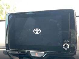 【純正ナビ】人気の純正ナビを装備しております。ナビの使いやすさはもちろん、オーディオ機能も充実！キャンプや旅行はもちろん、通勤や買い物など普段のドライブも楽しくなるはず♪