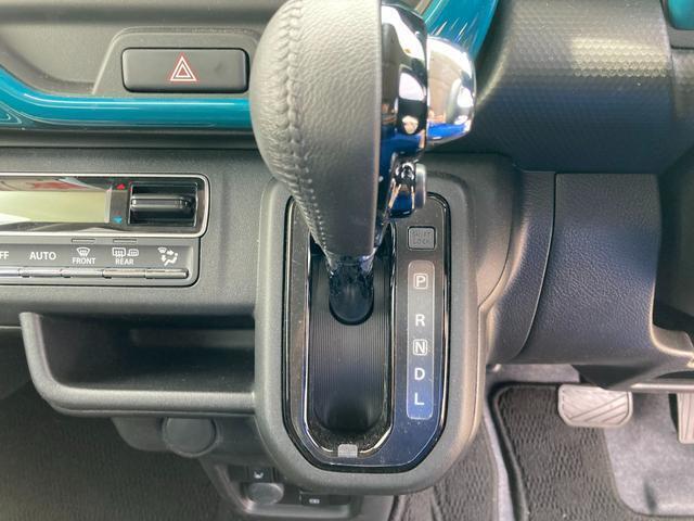 運転の際に必ずお手が触れるシフトもきれいな状態です！