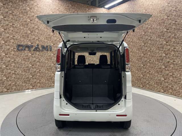 ■充実のアフターサービス■　車の販売はもちろん、自社整備工場・自社鈑金工場・オイル交換＆点検専門店舗を完備しておりますので納車後もお客様のカーライフをトータルでサポートいたします。