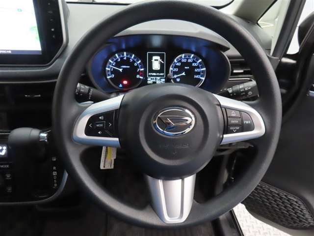 ぜひ展示車の運転席に座ってみてください。