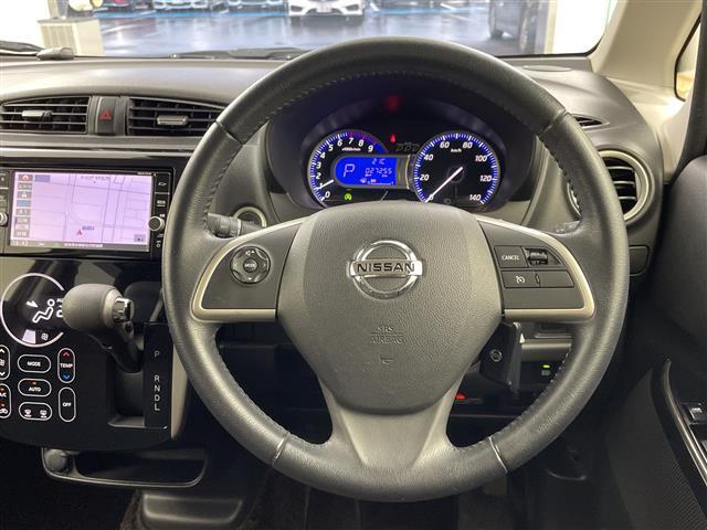 【ステアリング】軽い力で扱いやすいハンドルです。目立つ傷やスレなどなく綺麗な状態です！除菌プランいれていただくとさらに快適に！清潔なお車はお子様にも安心ですね！