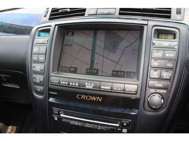 クラウン純正HDDナビ付です！CDを入れればナビ記憶してくれます☆運転中も飽きさせませんね！お早めにお問合せ下さい！