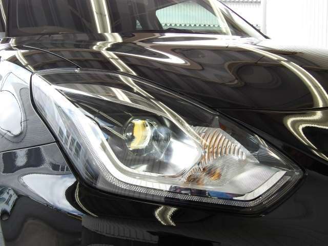 少ない消費電力でクリアな視界を確保するLEDヘッドライトです！