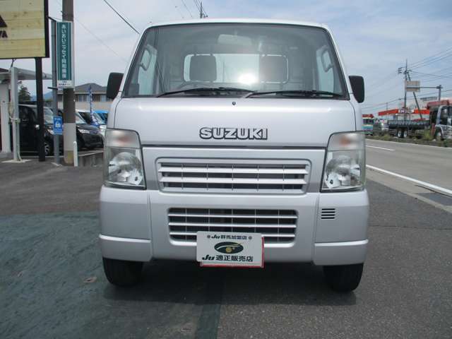 展示前及び納車までに弊社基準に沿って、入念な点検・整備を実施します。交換時期の消耗品は、交換後納車！点検・整備費用は店頭表示価格に含まれております。ご安心ください。