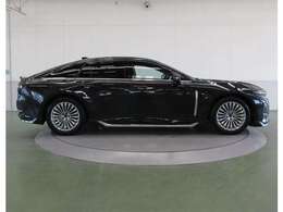 クラウン・セダンはシリーズで唯一、後輪駆動のGA-Lプラットフォーム採用しました。