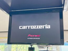 【フリップダウンモニター】家族や友人とお出かけする機会が多い方に大人気のフリップダウンモニター！大画面モニターで車内はエンタメ空間！退屈しがちな長距離ドライブも楽しい時間に変わります！