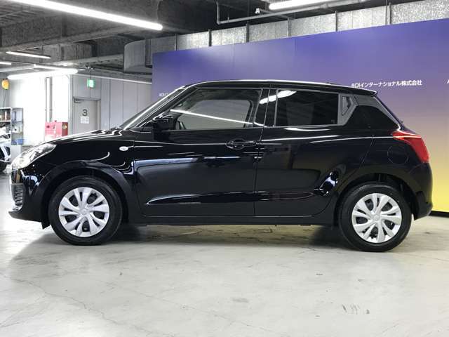 エンジンルーム、室内、クリーニング済みです。厳選したお車を屋内展示場にて展示中☆車両品質には自信がございます！ぜひ一度ご来店ください！！
