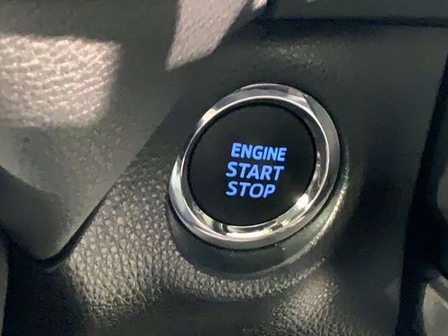 ワンプッシュでエンジンのスタート、ストップが出来て便利です。