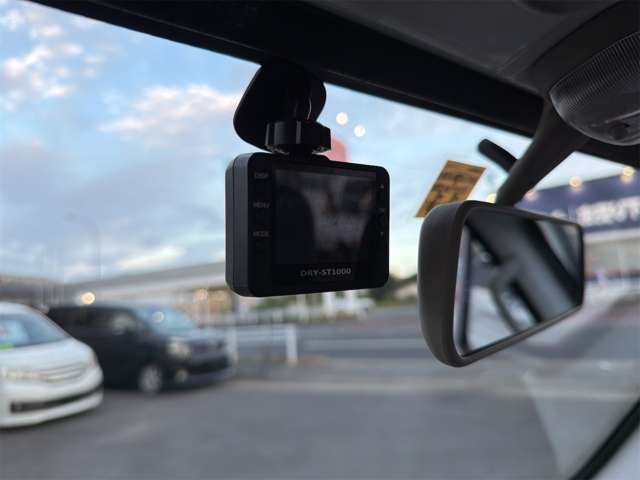 ドライブレコーダーは事故時の記録を残すと共に、安全運転の意識も高まります！！