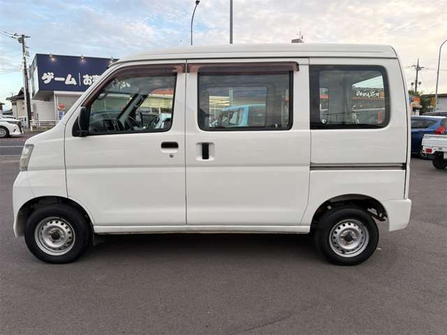 ハイゼットカーゴのハイルーフなので荷物もたくさん積めて使用用途の幅も広がります。