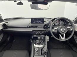 「S」は車重990kg。初代ロードスターのダイナミクスに近いところを現代のソリューションで実現しようという狙いのグレードです。