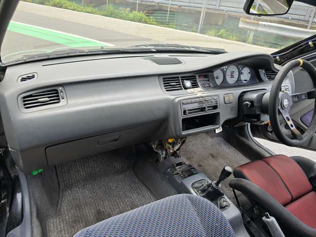 ダッシュひび割れなどはありません！