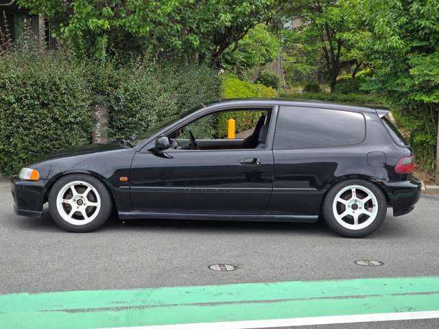 ゼロファイター車高調でローダウンされています！