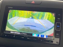 【バックカメラ】駐車時に後方がリアルタイム映像で確認できます。大型商業施設や立体駐車場での駐車時や、夜間のバック時に大活躍！運転スキルに関わらず、今や必須となった装備のひとつです！