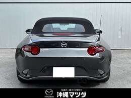 力強い印象を持たせるリアビュー。
