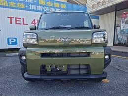 お車を安心してお使い頂くため、当社ではエンジンオイル・オイルエレメント・ワイパーゴム・バッテリー・キーレス電池・発炎筒は交換して納車致します。（本体価格が30万円以上のお車に限る）