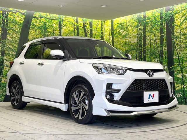 大好評のボディコーティング「弾スプラッシュコート」もご納車までに施工可能。通常のガラスコートと異なる、耐久年数6年の無機質ガラスコーティングが、ボディをキレイな状態に保ってくれます。