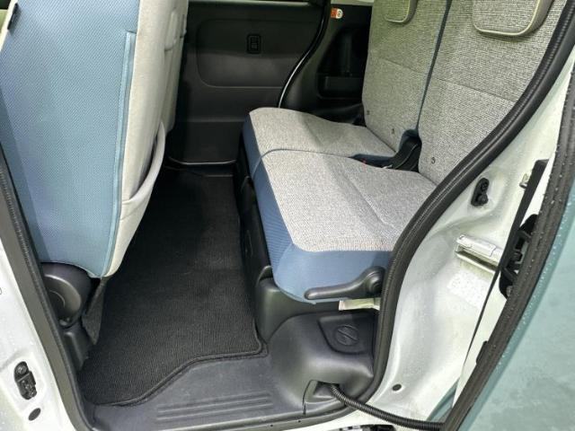 WECARSでは各商談席に大型モニターをご用意しております！見やすい大画面でゆったりと全国の在庫をご覧いただけます！是非ご来店お待ちしております！