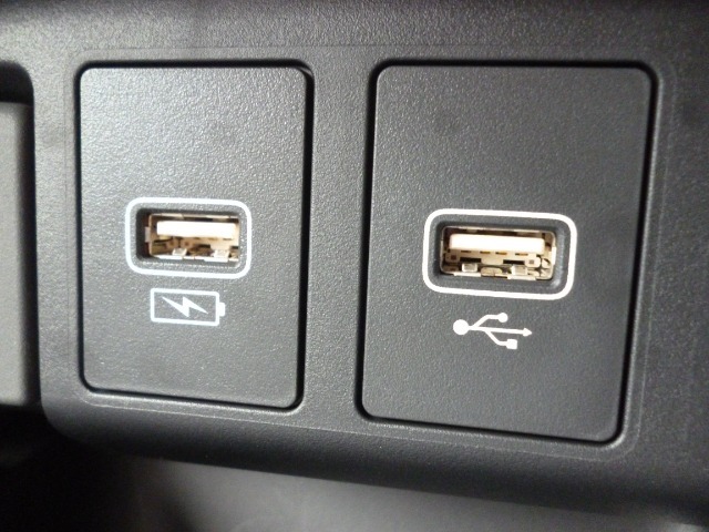 USBチャージャー(急速充電対応)