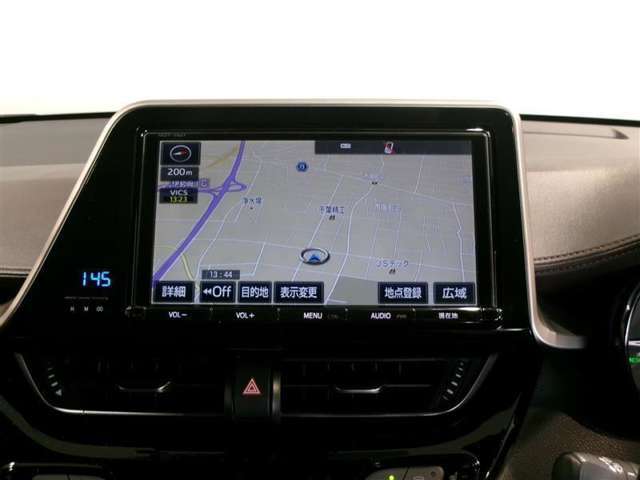 純正SDメモリーナビになります。