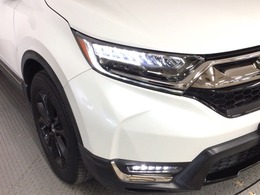 【LEDヘッドライト】ディスチャージヘッドライト（HID）と同等の明るさで、夜道や雨天走行が明るく視界良好！！　フォグライトも装備で、安心感さらにUPです♪安心ドライブを楽しんで下さい♪