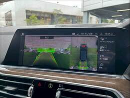「アラウンドビューモニター」を装備で駐車が苦手な方でも安心です。