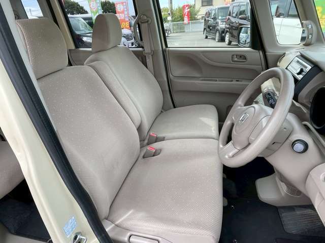 【車内抗菌・抗ウィルス＋消臭】車内抗菌オプションございます！車内抗菌・抗ウィルス＋消臭を行うことで快適なドライブ。ご使用直後はアルコールによる殺菌効果があり、消臭・抗菌します！