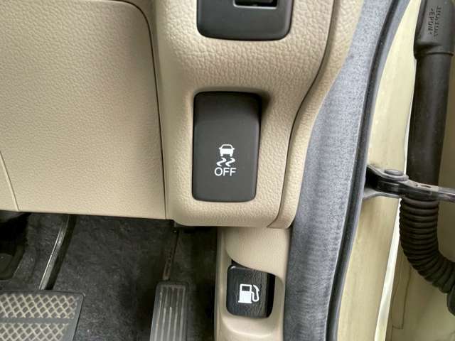 全車両法定点検を実施します！指定または認証工場にて12ヶ月及び24か月点検を実施致します。またご納車前に弊社独自の最大57項目に及ぶ点検を実施、お客様に安心してお乗り頂ける環境をご提供致します。