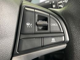 【アダプティブクルーズコントロール】高速道路での長距離走行が楽に！！自動で速度を保つクルーズコントロールが、衝突軽減システムと連携し、前方の車両を感知して車間を保つように速度調節してくれます！！