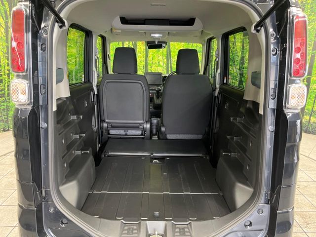 普段のお買い物や通勤、送迎等に十分な荷室スペースを確保しております。セカンドシートを倒すと、大きな荷物の積載も可能です♪