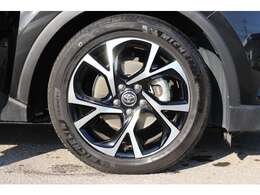 純正18インチアルミホイール　225/50R18サイズのタイヤは残り少ないため交換後のお渡しです