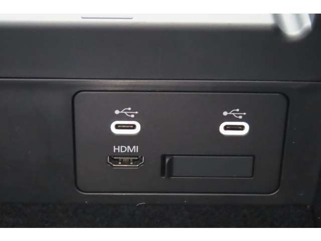 ☆USB端子2個＆HDMI端子1個、ミュージックプレーヤー接続でお気に入りの音楽を楽しむことができます。USB端子接続で可能な端末充電を同時に2個行うことができます☆
