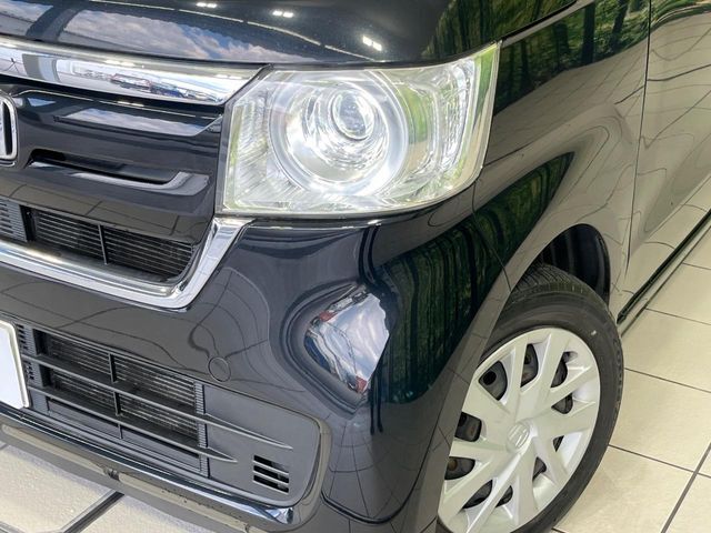 【LEDヘッドライト】悪天候や夜間走行時も良好な視界を確保し安心して運転できる高輝度LEDヘッドライトを装備！点灯速度が早く、消費電力も抑えられています。