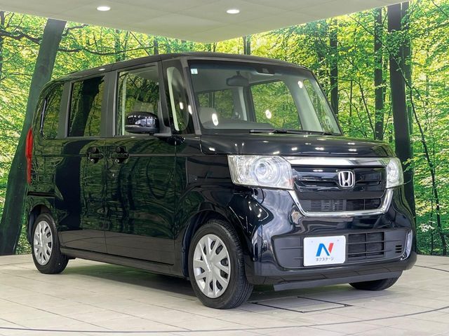 高透明度のガラス皮膜で撥水はもちろん、上質なツヤ・光沢を実現。紫外線や酸性雨から大切な愛車を保護し、色あせ・劣化を防止。「弾スプラッシュコート」、「弾プリミッサコート」からお選びいただけます。